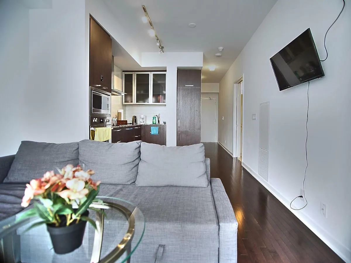 Ice Condo Suites 토론토 아파트